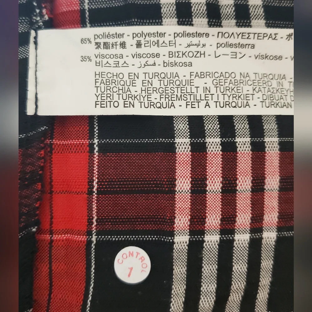 Zara Plaid A-Line Skirt Sz Medium in Red and Black Holiday Flowy - Picture 5 of 5